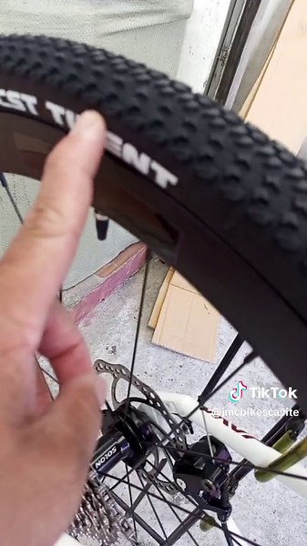 Java Siluro 2 Gravel Bike | Budget-Friendly 2x9 Speed Shimano Sora