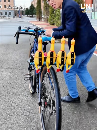 672K views · 2.9K reactions | Khi xe đạp không còn là xe đạp: Người đàn ông khiến xe đạp truyền thống phải khóc thét藍 #tintuc #news #funnyvideos #VietnamRoadToMissCosmo #UniCorp #UniMedia #UniNetwork | Vietnam Road To Miss Cosmo | Facebook