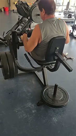 Inspiring Transformation: Manny's Journey from Knee Replacement to Strength! #ClientSpotlight