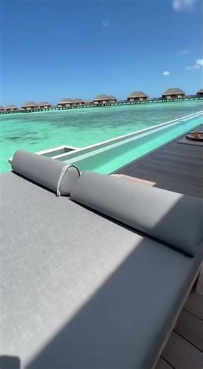 “Would you swim in this infinity pool? 😍”