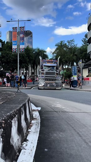 Kenworth T909 at Brisbane Show N Shine Event