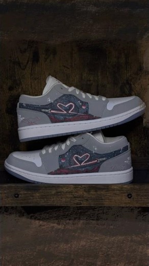 Кастом Air Jordan 1 Low в космическом стиле