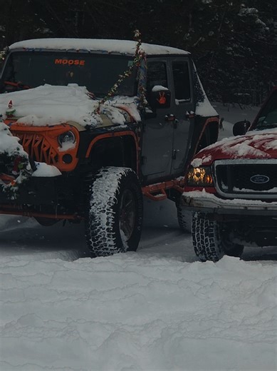 Rudolf and moose!#dangerranger #jeeplife #v6 #rustbucket #4literbeater @kdmoose80
