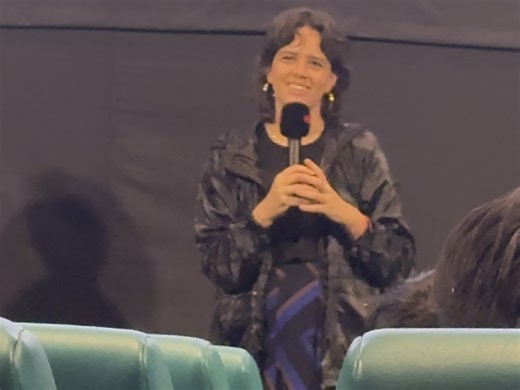 藤爱映后导演安娜姬絲汀娜芭拉甘交流