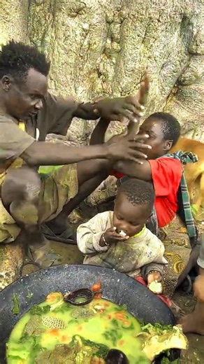 When the Hadza quarreled with his wife over food #africa #hadzatribe #usa #comedy #funny #india
