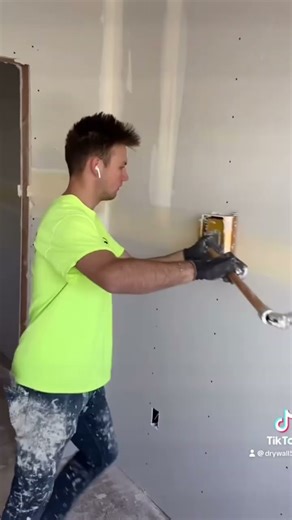 Running box finishing drywall #construction #wall #tiles #wallcoverings