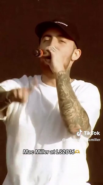 Mac performing 🖤 he looks so happy 🕊️ #macmiller #macmillerforever #ripmacmiller #remembermacmiller #92tillinfinity #mostdope #Macmillertok #rap #Music #Larryfisherman