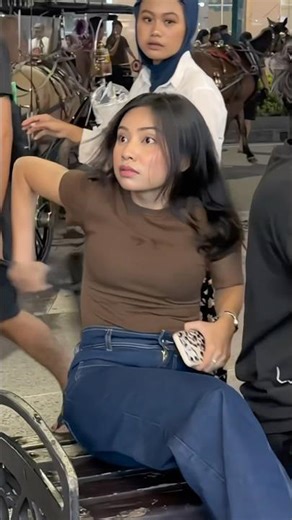 hammer prank to girls panicked