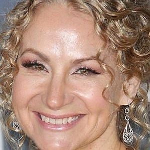 Joan Osborne Boyfriend 2026: Dating History & Exes - CelebsCouples