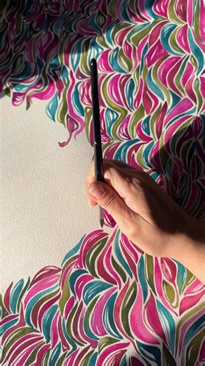 No plan. No sketch. Just trust and intuition. These are the final steps sped up into 3 minutes on a painting that took me almost 40 hours to complete. 🦋 Painting is available for collecting on my website. The idea is that it’s an abstract see and find. There are surreal flora and fauna hidden throughout the piece. Meant to be gazed at for hours if you’d like and you’ll always see something different. Can be hung in any orientation and the orientation of how you hang it can be changed as you see