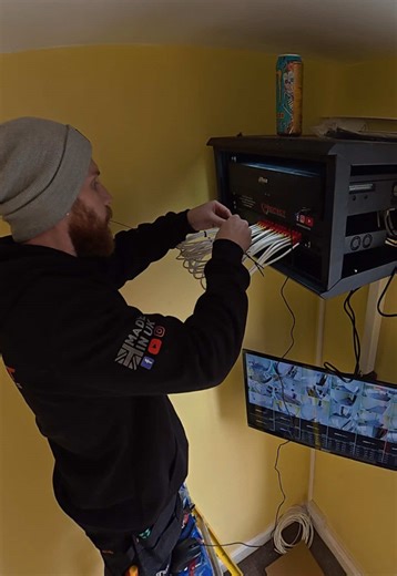 Wall mount data rack installation for 24 Dahua 6mp cameras #cctvinstaller #securitysystem #cctv #dahua #dahuainstaller