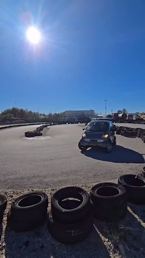 1.6K views · 53 reactions | Ustupio sam Smarta. Smart ForTwo / Kawasaki ZZR 1400 +200hp Luda baba❤️ | Matko i Brane | Facebook