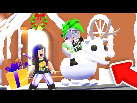 Opening HUNDREDS OF GOLD GIFTS to get a LEGENDARY Arctic Reindeer Pet in Adopt Me!