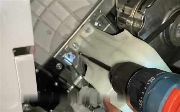 西门子洗衣机提示e17常见故障及维修方法