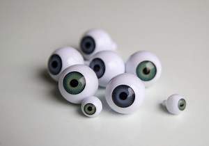 Dr. Pimple Popper Basically Just Pulled An Eyeball Out From This Patient's Scalp