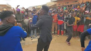 #AmalevelsReloaded Dancehall artist Jah signal 's arrival pumped up the crowd at the Econet Zimbabwe Network Upgrade Activation held at Makaha Business Centre, Mutoko. | Star FM
