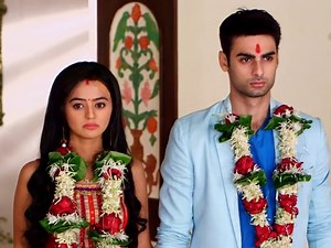 2.5M views · 70K reactions | Swaragini serial best episode... | Helly Shah | Facebook