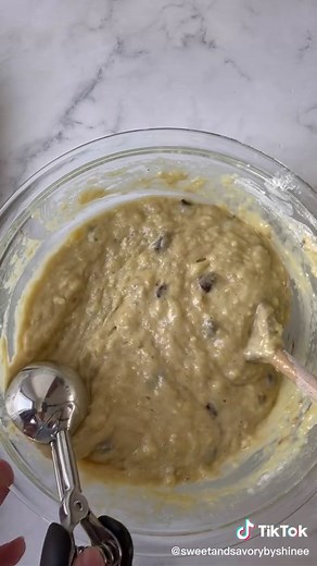 Delicious and Moist Banana Muffins Recipe