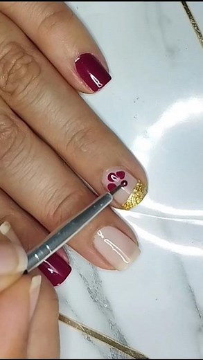 Diseño de Uñas Cortas Color Vino Fácil y Bonito #diseñosdeuñas #uñasminimalistas #nailart