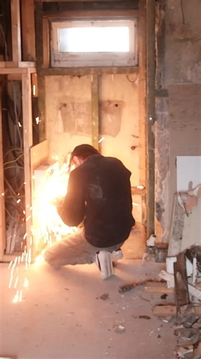 Safe DIY Tips for Removing Mouldy Plasterboard