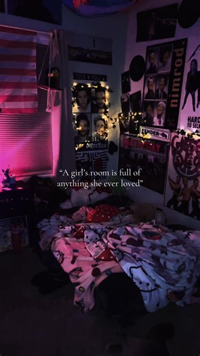 Sooo this is my room welcomeee #roomtour @Green Day @The Offspring | roomtour