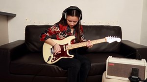 What do you think of Rockloe's #PinkFloyd "Hey You" tone she dialed in with #SparkPearl? If you own a Spark, try it out for yourself by searching "Pink Floyd - Hey You" by Chloé Rebeiro in ToneCloud. #ShowYourSpark ⚪️⚡️ | Positive Grid