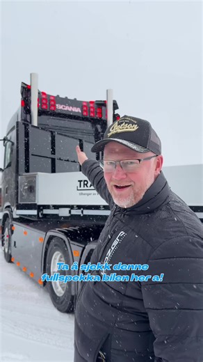 Frode viser frem en fullspekka Scania Lastebil🚦🚛 Her mangler det ingenting på lysfronten! Her er det brukt både Lazer, Strands, MLED og XGLights😎 Rett og slett helt RÅ! #antecnorge #lastebil #scaniatruck #lastebilsjåfør @Lazer Lamps