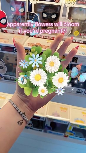 NikkieTutorials on Instagram: "it’s a pride month miracle 凉浪"