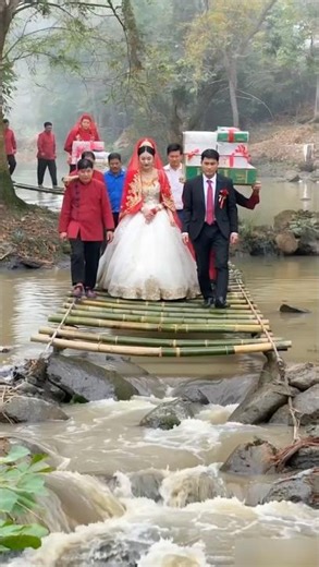 Bride & Groom’s Bridge Collapse Caught on Camera 💍
