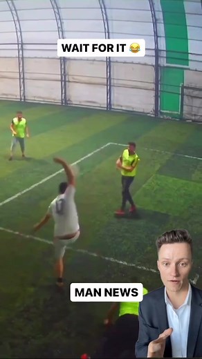 Unconventional defending from a master (via akgunarena on og) #unbelievable #futsal #highlights #fail #footballtiktok #waitforit #foryoupage