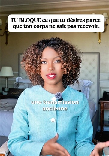 La Fréquence de la Réception Tu demandes. Tu visualises. Tu affirmes. Mais tu ne reçois pas. Parce que ton corps a désactivé la fréquence de réception. On te fait un compliment ? Tu minimises. On t'offre de l'aide ? Tu refuses. Quelqu'un veut te donner ? Tu cherches le piège. Ce n'est pas toi. C'est un programme cellulaire. Aujourd'hui, on ouvre les canaux. Paumes vers le ciel. Inspire en ouvrant les bras. Expire en ramenant vers ton cœur.