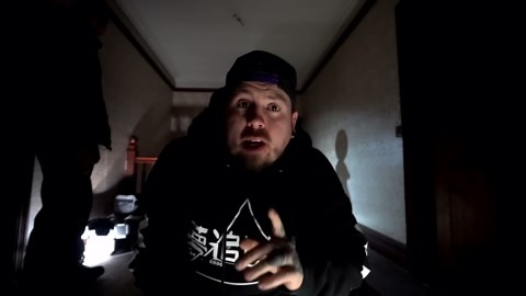 Body under the bath in abandoned house (AXE MURDERER)