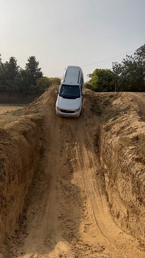 Safari Storme vs Scorpio-N again! On such steep downhill slopes, if your SUV has Hill Descent Control then it comes in to be very useful as it brings the vehicle down at a very slow and controlled speed without you having to use the throttle or brakes, but if your vehicle doesn’t have HDC, then you need to modulate the brakes very carefully so that the vehicle doesn’t come down very fast as that can be disastrous! Skills matter here. | MotorBeam