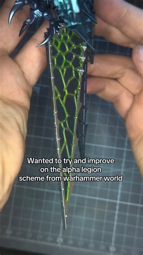 Trying some alpha legion glowing panels #warhammer #warhammer40k #warhammercommunity #warhammerpainting #heldrake