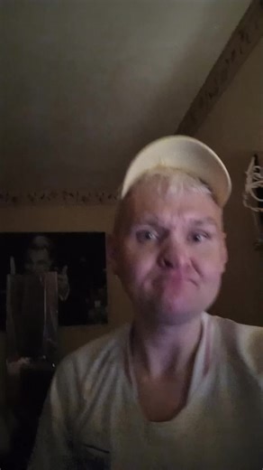 run this up guys and girls and in-betweens no abuse here no physical no anything all these big tiktoks trying give it a rest and Brett and G crew I want 3sum hahahahahaha mwah