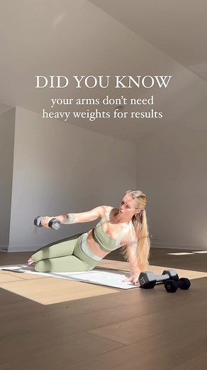 Full arm workout below 💪🏼 When barre and heavier weights come together, magic happens ✨ You get a juicy, delicious workout that not only targets your deeper stabilizers for supported joints, but also you enjoy a short cut to benefits of strength training: > enhanced metabolism > denser bones > supported everyday movements While we can absolutely get these results with strategic weight bearing and light weight workouts, heavier weights create a functional load that’s incredibly applicable to ou