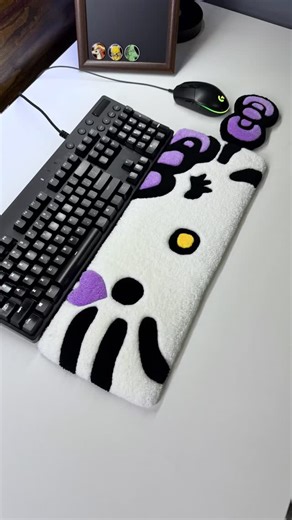 Rain on Instagram: "✨Hello Kitty keyboard rug is here! Cute vibes only — your desk just got sweeter 💖 #tufting #gift #handmade #keyboard #anime #rug #asmr #hellokitty"
