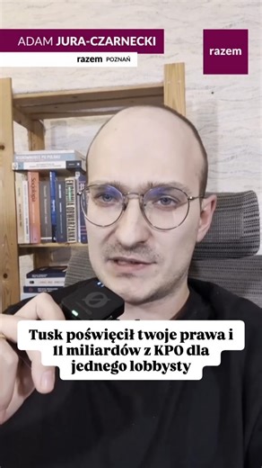 Adam Jura-Czarnecki on Instagram: "11 miliardów złotych z KPO przepadnie – bo Donald Tusk zablokował reformę Państwowej Inspekcji Pracy. Rząd sam zabiegał o ten kamień milowy. Ministra Pracy przygotowała projekt. Setki tysięcy pracowników na śmieciówkach czekały na szansę na normalne warunki pracy. Wystarczył jeden lobbysta, żeby to wszystko wyrzucić do kosza. Jeśli godność setek tysięcy ludzi i 11 mld zł jest warta mniej niż stołek marszałka – to musi być naprawdę wyjątkowy stołek."