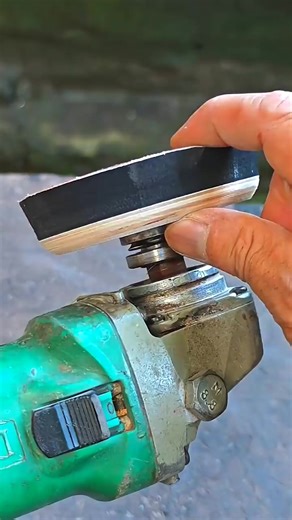 191K views · 2K reactions | Simple way to maken sanding disc from old slippers.#tips #shorts #ideia #diy #handmade #invention #handwork #mechanical #electrical #anglegrinder | Technique Creation | Facebook