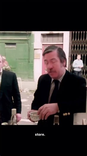 Billingsgate Weekender 🦞 Seafood Festival celebrating 750 years of market heritage — just half a mile from the River Thames 🌊. Fresh oysters, lobster, scallops & the legendary Billingsgate Roll. 📍 Terry’s Cafe London | Oct 10–12 12-6pm - Live music from 3pm 🎵 #BillingsgateWeekender #SeafoodFestival #TerrysCafeLondon#terryscafe #londoncafe | Terry's Cafe London