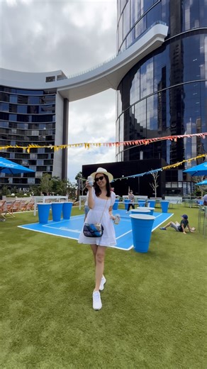 Restaurants & Things To Do on Instagram: "🔥 Free festival vibes at @queenswharf_brisbane @thestarbrisbane until Feb 1 🔥 SupaSocial is relaxed, family-friendly fun with food trucks, pop-up bars, live music and movies at Queen’s Wharf. There’s putt putt, lawn bowls, pickle pong and big-screen sport keeping everyone busy 🎉 🎟 Entry is free 📍 Leisure Deck, Level 7 @thestarbrisbane @queenswharf_brisbane 🗓 Until Feb 1 | 12pm – 9pm daily 🍿 Movies: Mon–Wed, 6pm | $5 (booking required) 🏏 Thursdays