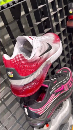 Nike Air Max Phoenix “White University Red”