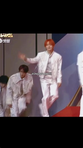 JEONGIN's New Orange Hair Color Revealed!