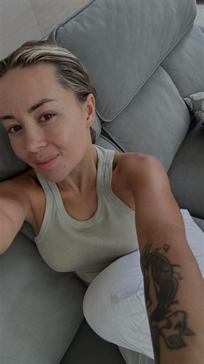 Ксения Кот | психолог | ПРЛ • любовь • границы on Instagram: "Ухаживайте за собой и следите за тем, как вы говорите о себе 🙏❤️"