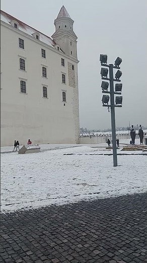 Bratislava Castle View | Slovakia’s Iconic Landmark in 16 Seconds