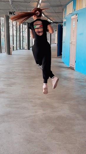 Emilia Letizia on Instagram: "Have a nice weekend 👋🏻🥰 #trending #rihanna #iceskating"