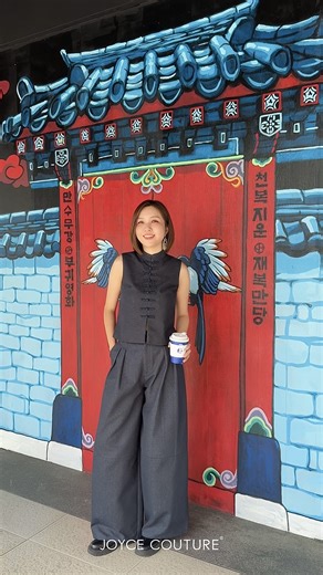 Women‘s Fashion on Instagram: "传承经典，定义新生。 Joyce Couture【自有其姿】系列，让每一步都走出东方自信美。 哪一套最让你心动？在评论区告诉我们吧！ Heritage Redefined, Elegance Reborn. From the "Own Your Grace" collection by Joyce Couture—where every step reflects the confidence and beauty of the modern Oriental woman. Which look captured your heart? Let us know in the comments below! 【倒计时！马到成功好运来抽奖持续进行！】 好运滚滚来的机会不等人！2026新年豪礼抽奖活动将于 12月31日 准时落幕！ 🎁 MOYNAT包包、RIMOWA行李箱… 总价值RM45,000的终极好运，就差你了！ 抓住最后时机消费满RM500，锁定你的中奖机会！ 【COUNTDOWN ALERT! CNY Lucky Dr