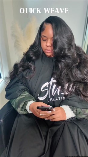 Quick weave with leave out layered barrel curls ❤️‍🔥 🔗 in bio to book More quick weave FAQs: Q. How long do they last? 4 weeks with proper maintenance Q. Will any glue get on my hair? No, you’re hair is completely protected. Q. Can the hair be reused? Yes, but only for quick weaves as there will be glue on the tracks Q. How many bundles do I need ? I highly recommended bringing 4 bundles but 3 will work as well Still unsure about quick weaves? Leave your questions below. #quickweave #quickweav