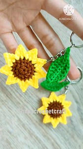 36K views · 750 reactions |  Easy Crochet Sunflower Keychain  Full video tutorial on Facebook page Gonkui Crochet or Youtube Chapa crochet & craft #fbreels #reels #crochetkeychain #crochettutorial #crochetdiy #crochet | Gonkui Crochet & Chapa crochet craft | Facebook