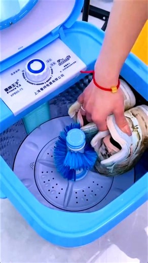 🅱 🅱🅰🆉🅰🆁 on Instagram: "🖇️ Comment for LINK 👉 Mini Shoes & Clothes Washing Machine . . . #washingmachine #shoeswashing #bathroom #cleaning #amazing #instavideo #viralshort #reelsinstagram #new #gadgets"